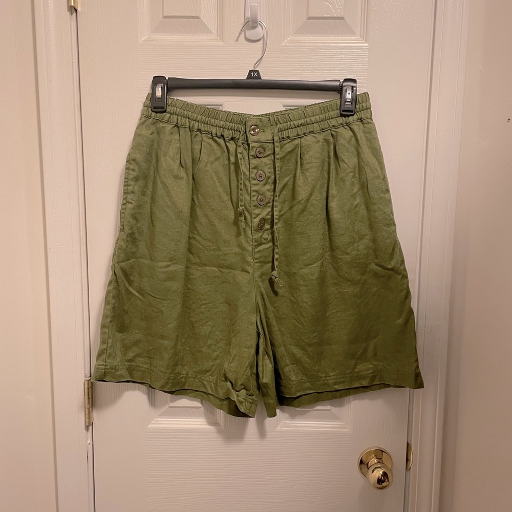 Eddie Bauer olive green shorts